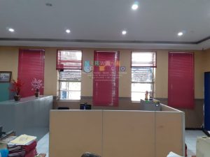 Pemasangan-Horisontal-Blind-Di-KPPPratamaTengahDua-Semarang-Jateng